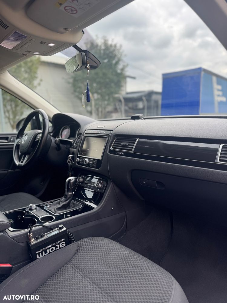Volkswagen Touareg - 11