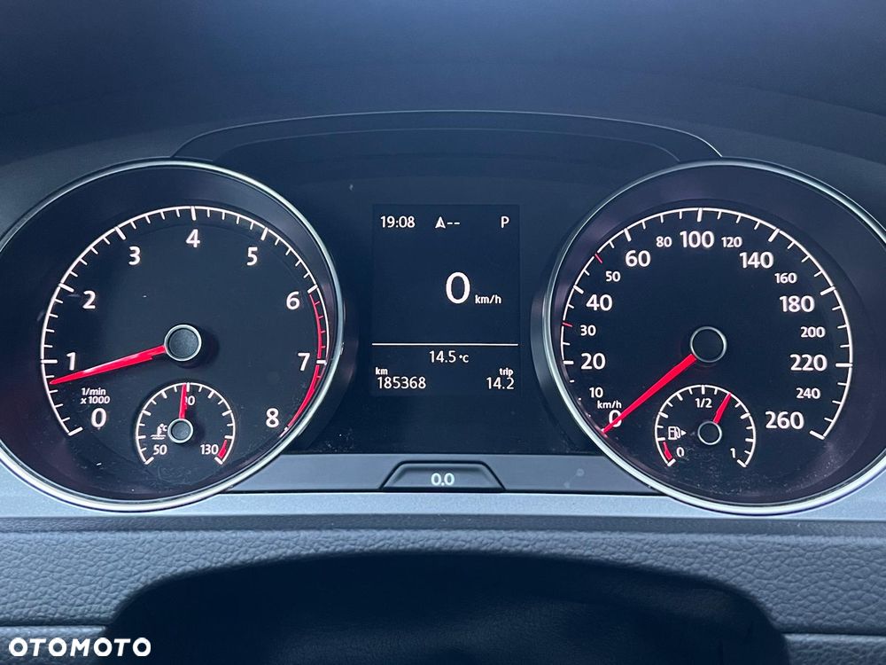 Volkswagen Golf 1.4 TSI BMT Comfortline DSG - 28