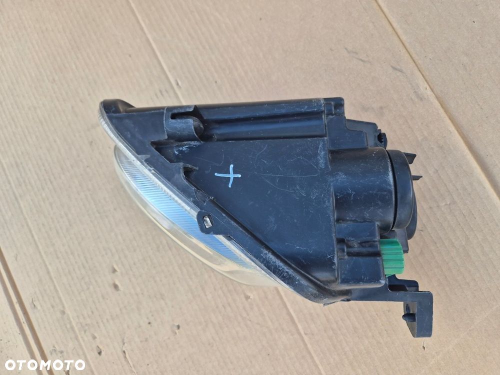 Fiat 500L lampa prawa .Długie.W zderzak.2012-.DRL - 4