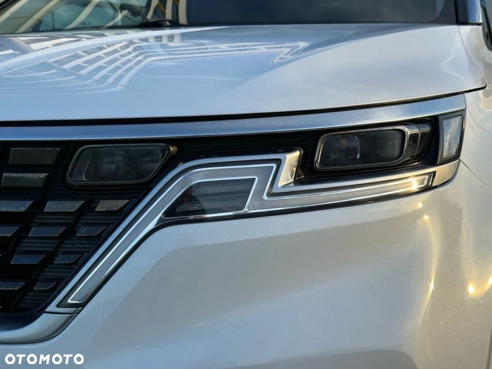 Kia Carnival - 10