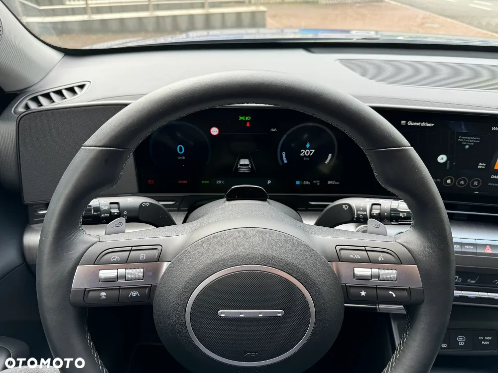 Hyundai Kona Electric 65kWh Executive - 12