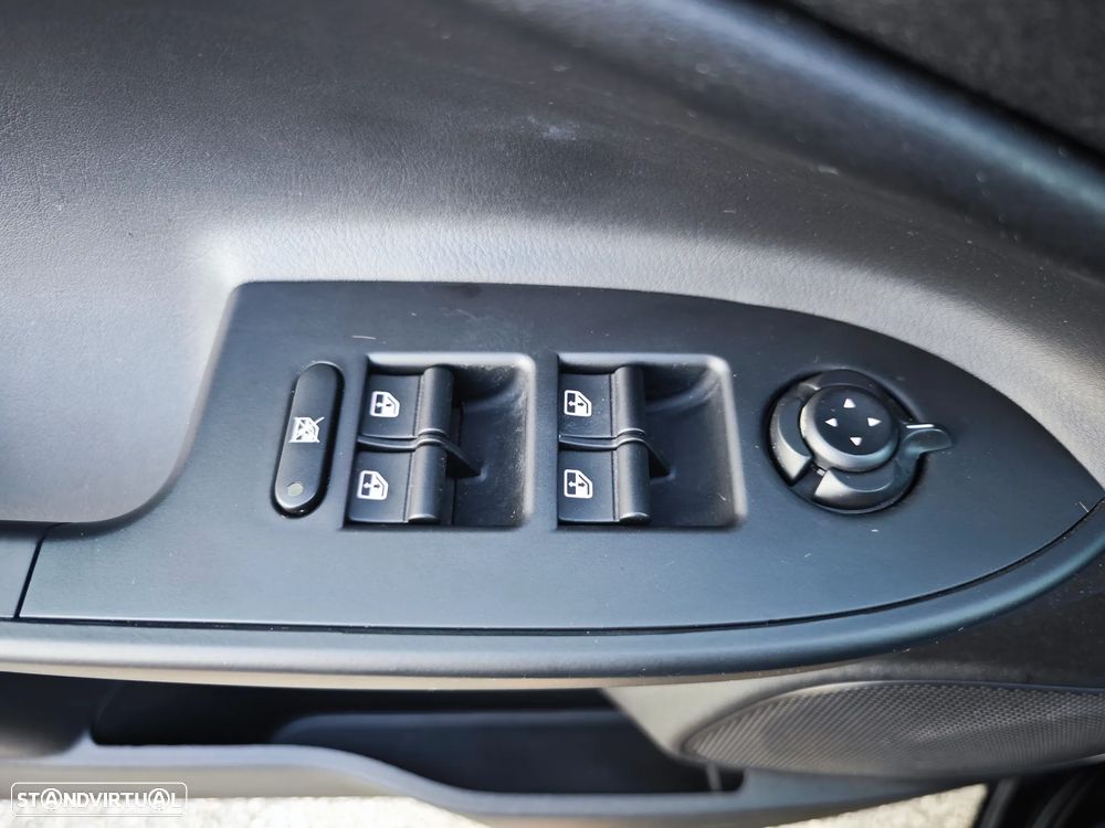 Alfa Romeo Giulietta 1.6 JTDM - 25