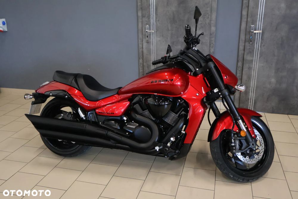 Suzuki Intruder - 10