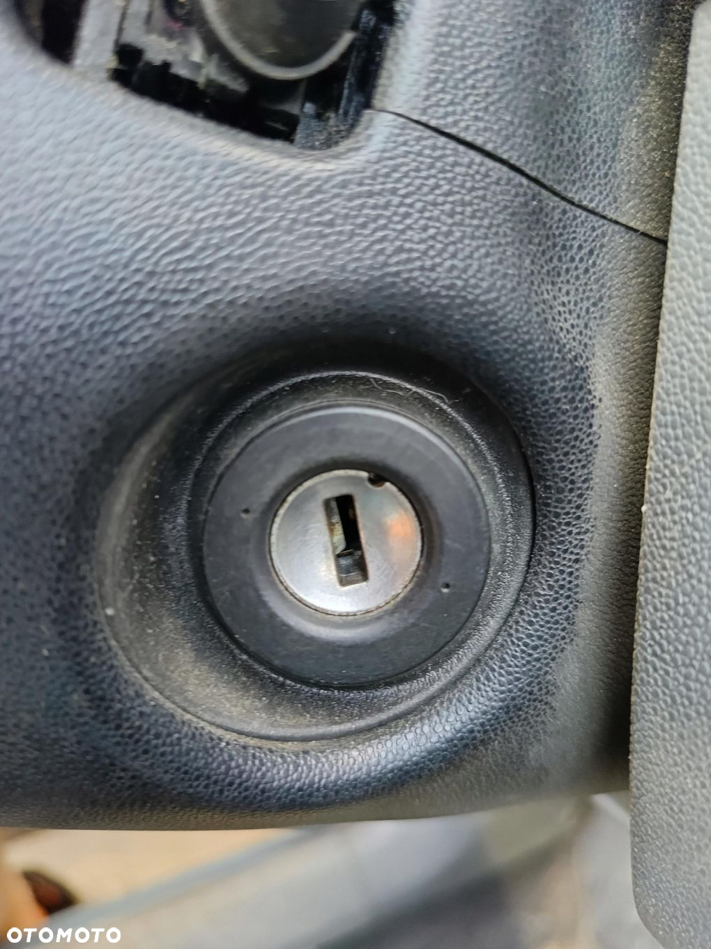 Skoda Fabia 1 l 99-08 STACYJKA Z KLUCZYKIEM 1.2 - 4