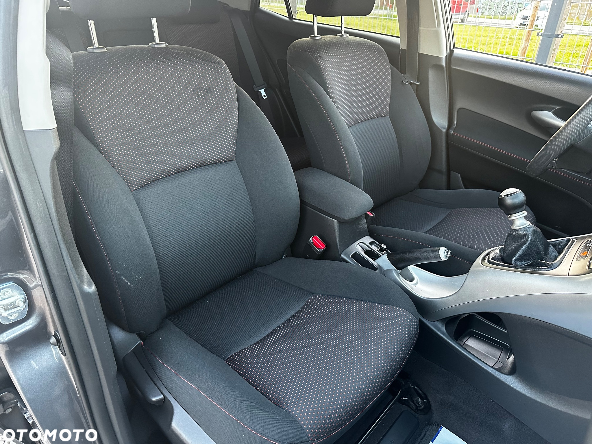 Toyota Auris 1.6 Active - 19