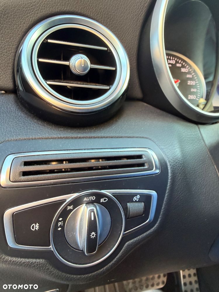 Mercedes-Benz Klasa C 200 4-Matic 9G-TRONIC - 16