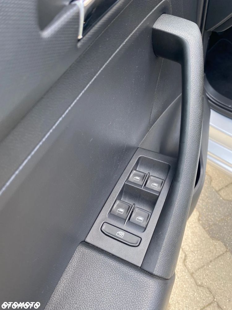 Skoda RAPID 1.2 TSI Active - 27