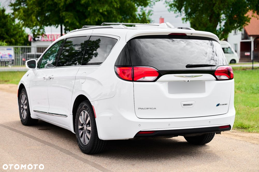 Chrysler Pacifica - 8