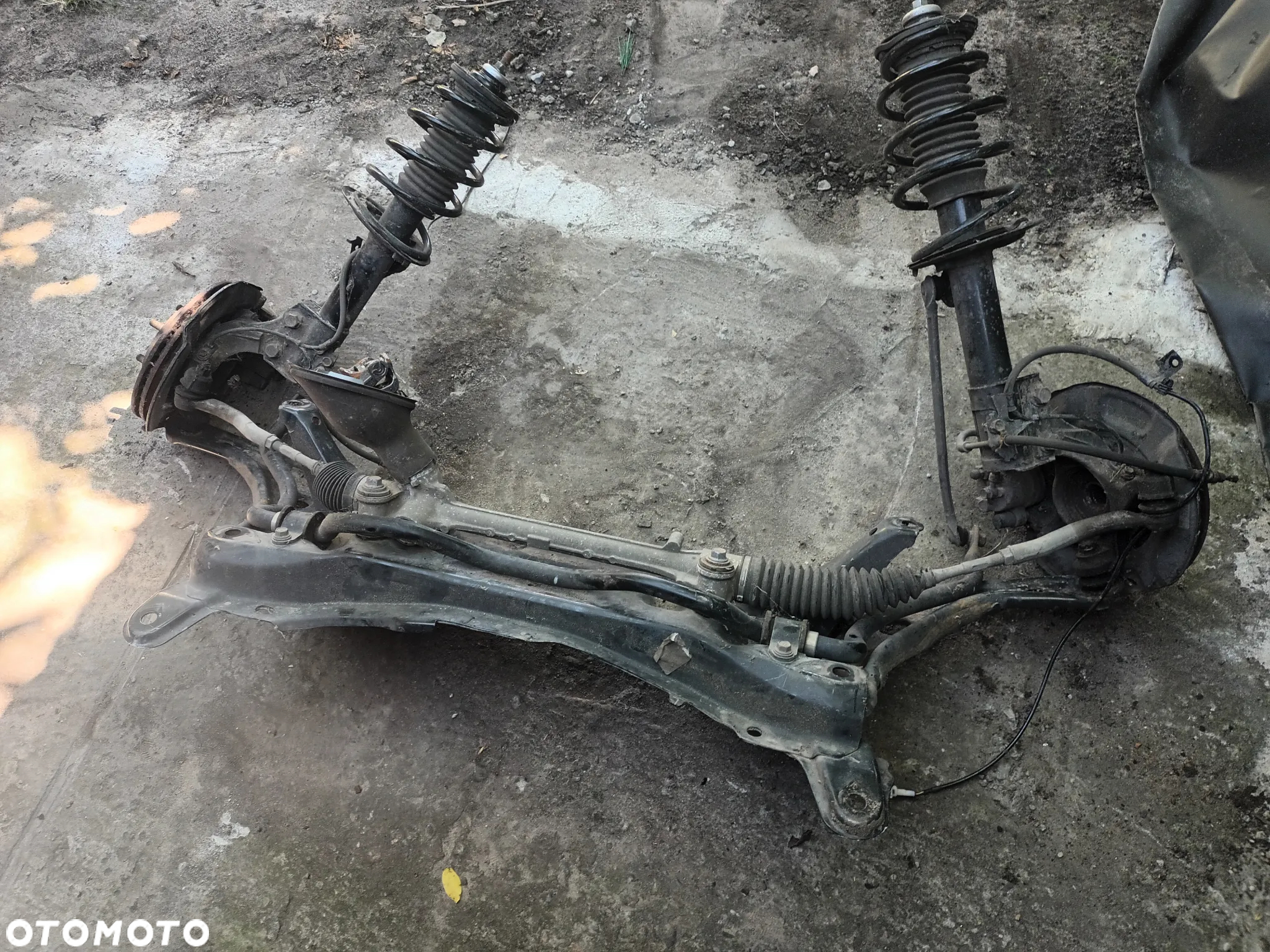 Witam do sprzedania kompletne zawieszenie Toyota Yaris 3  rok 2020 - 2
