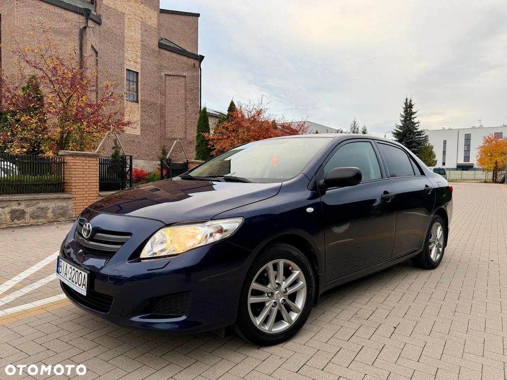 Toyota Corolla - 1