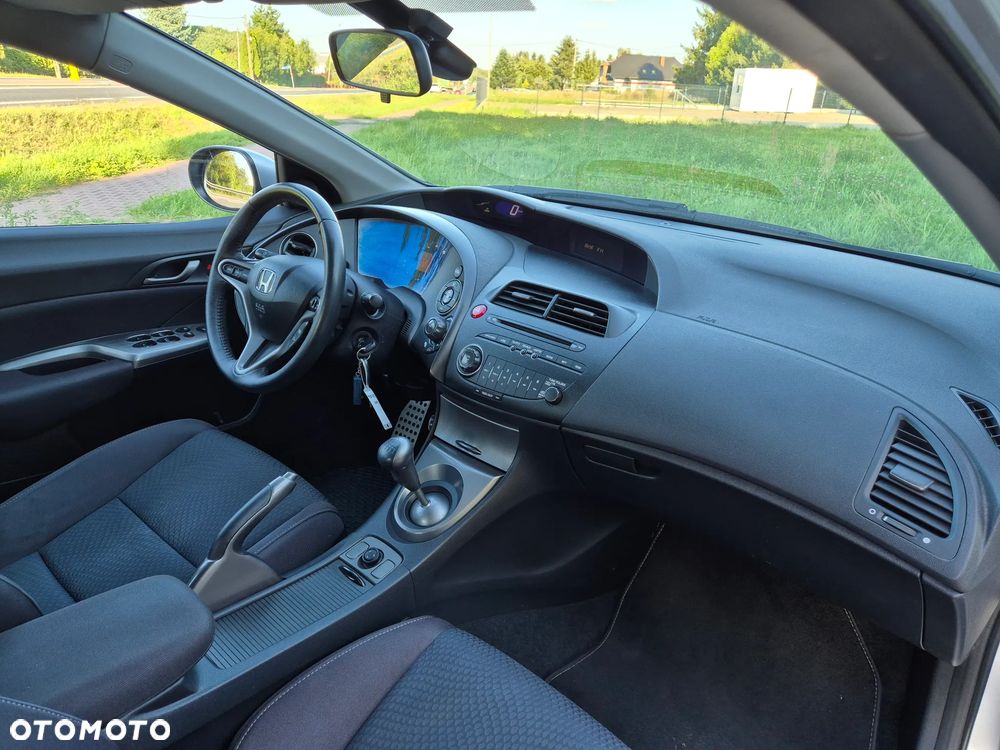 Honda Civic 1.4 i-VTEC Comfort - 27