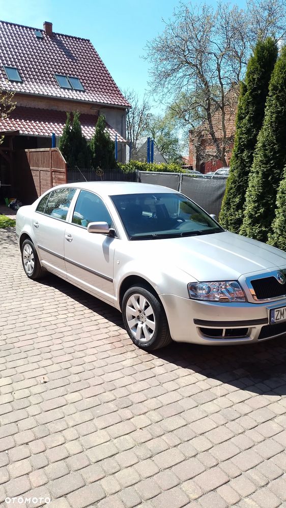 Skoda Superb 2.8 V6 Classic - 15