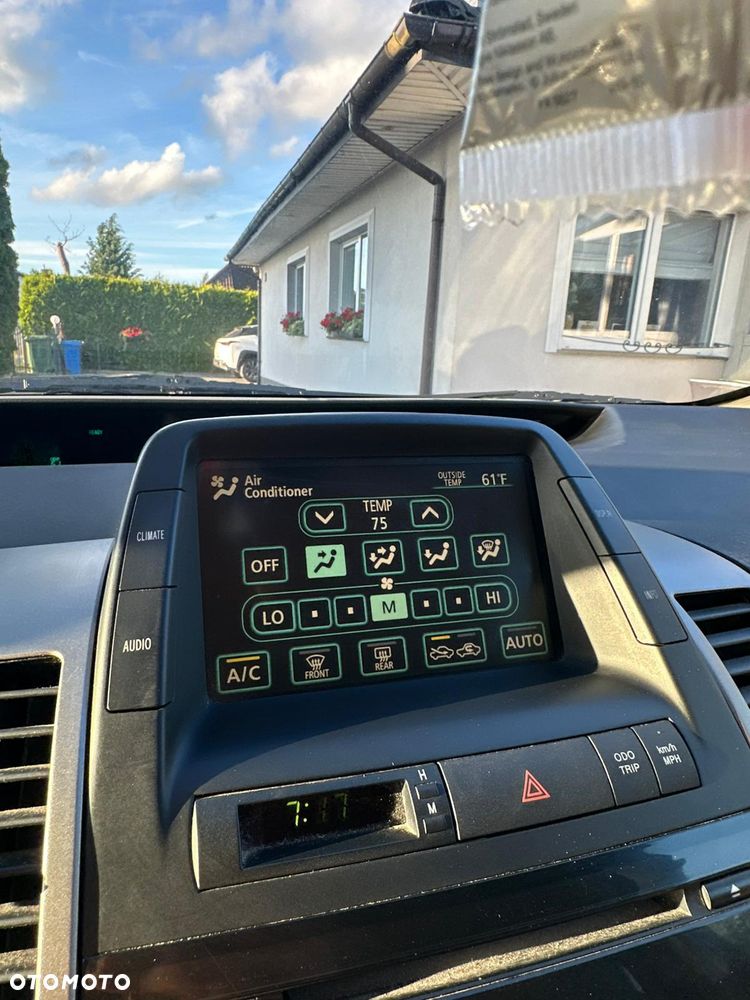 Toyota Prius 1.5 VVT-i Sol - 25