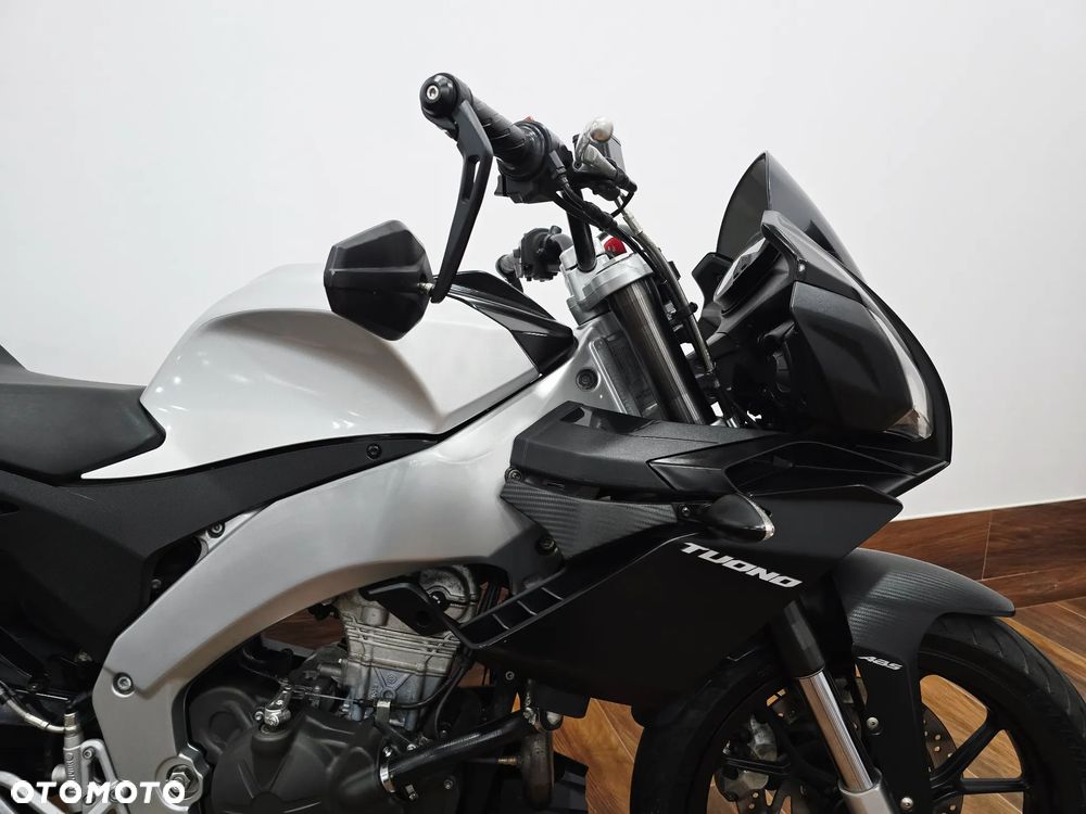 Aprilia Tuono - 9