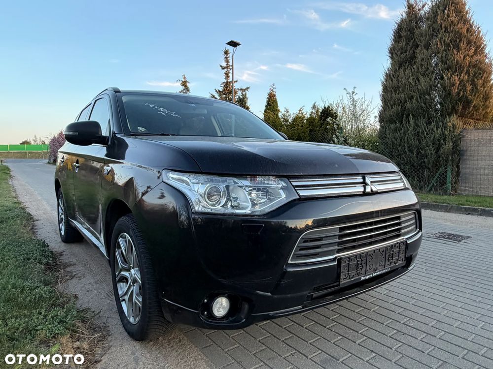 Mitsubishi Outlander Intense + - 21