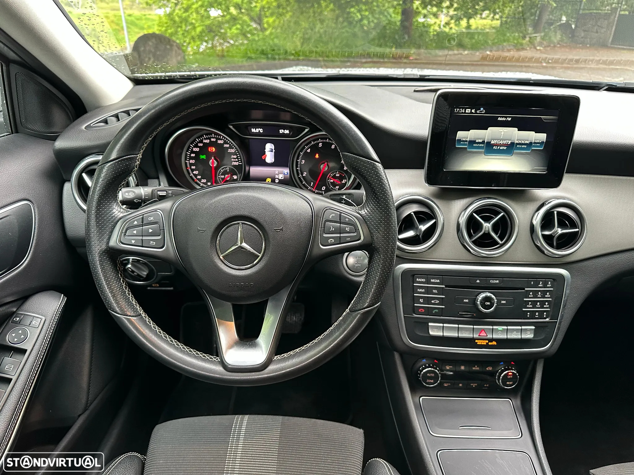Mercedes-Benz GLA 220 4Matic 8G-DCT Special Edition - 27