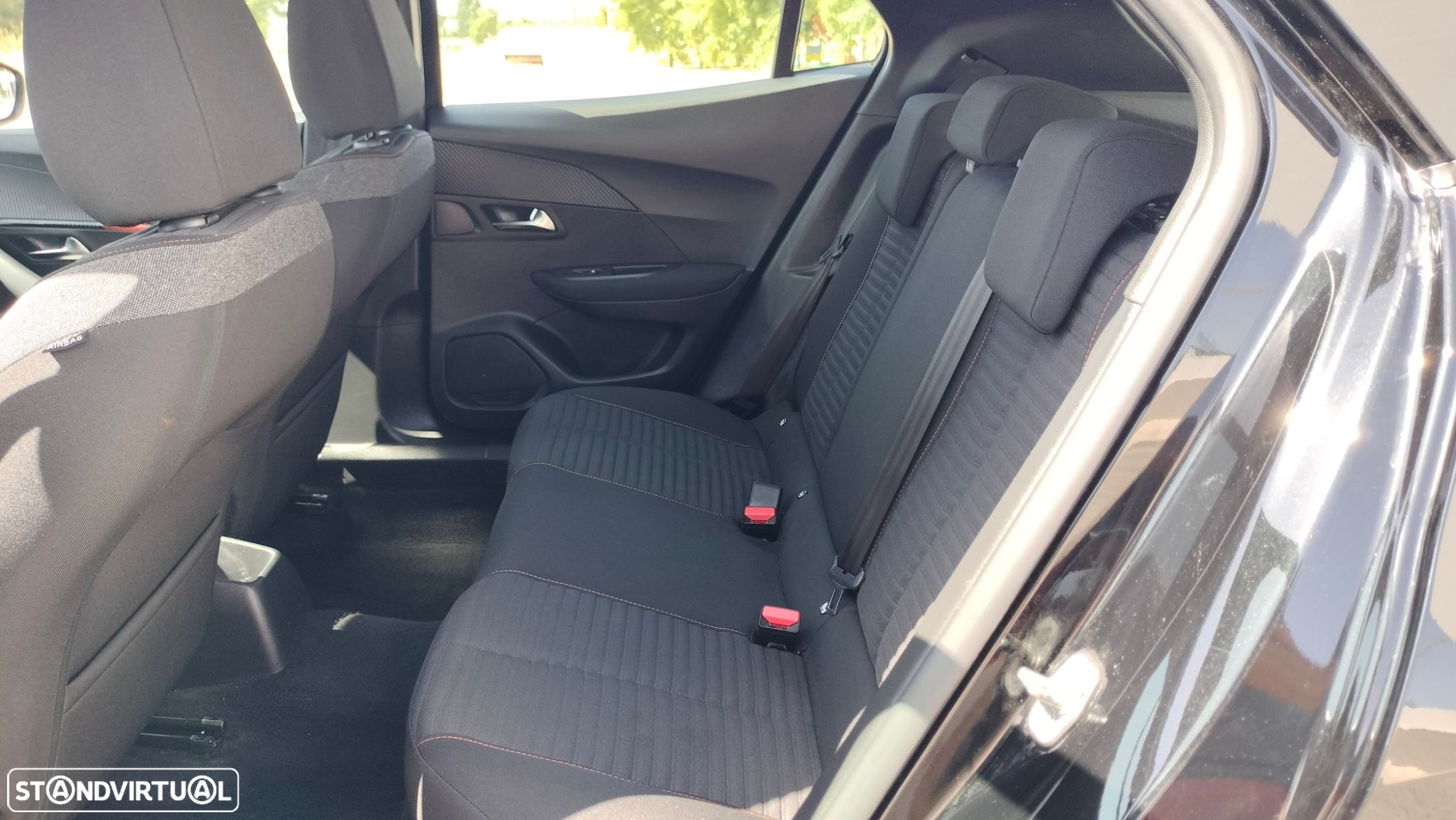 Peugeot 2008 PureTech 130 EAT8 Active Pack - 13