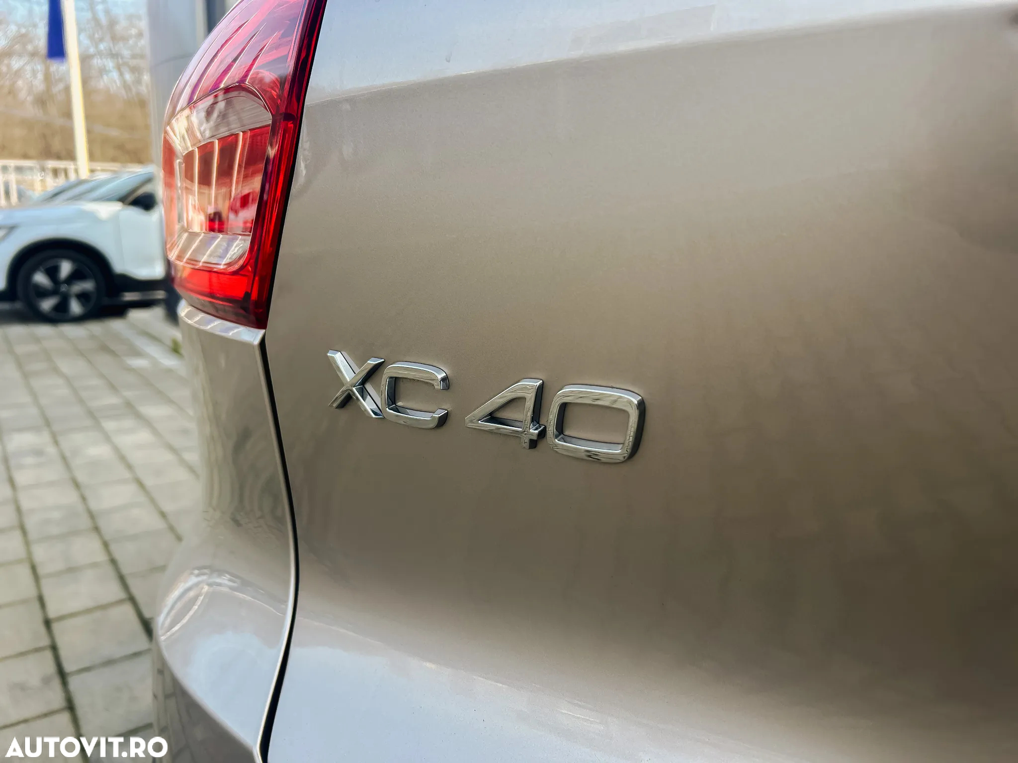 Volvo XC 40 Recharge Twin Motor AWD Plus - 9