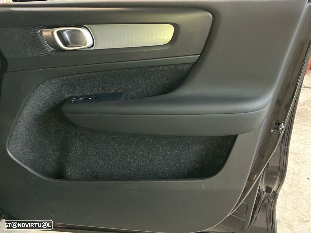 Volvo XC 40 1.5 T3 Momentum Plus - 23