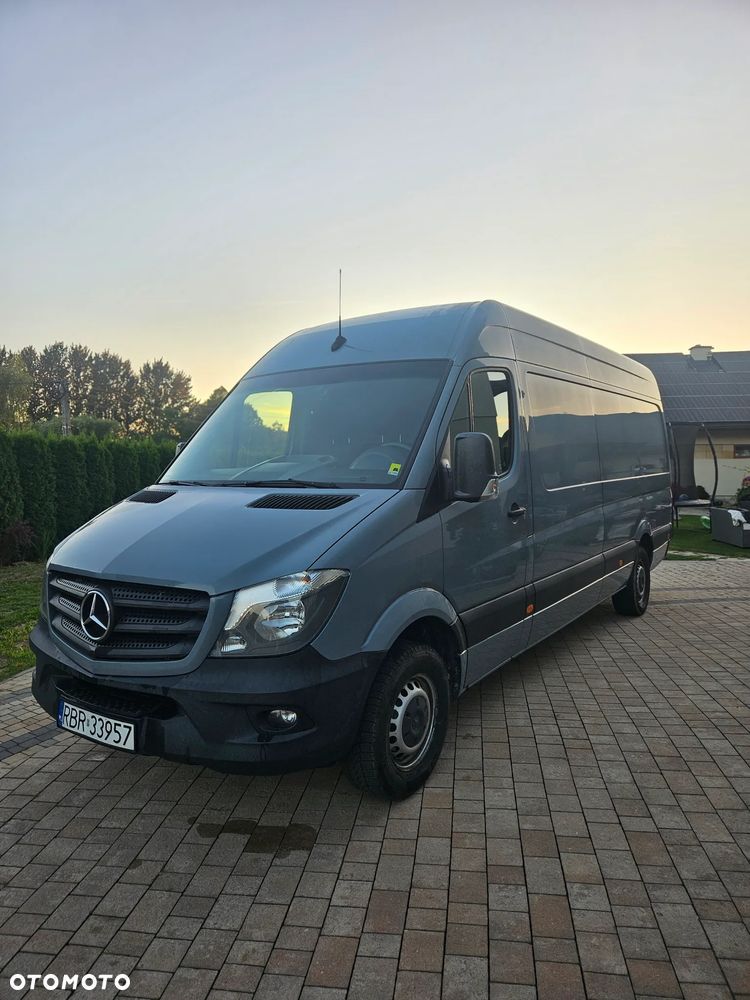 Mercedes-Benz Sprinter - 1