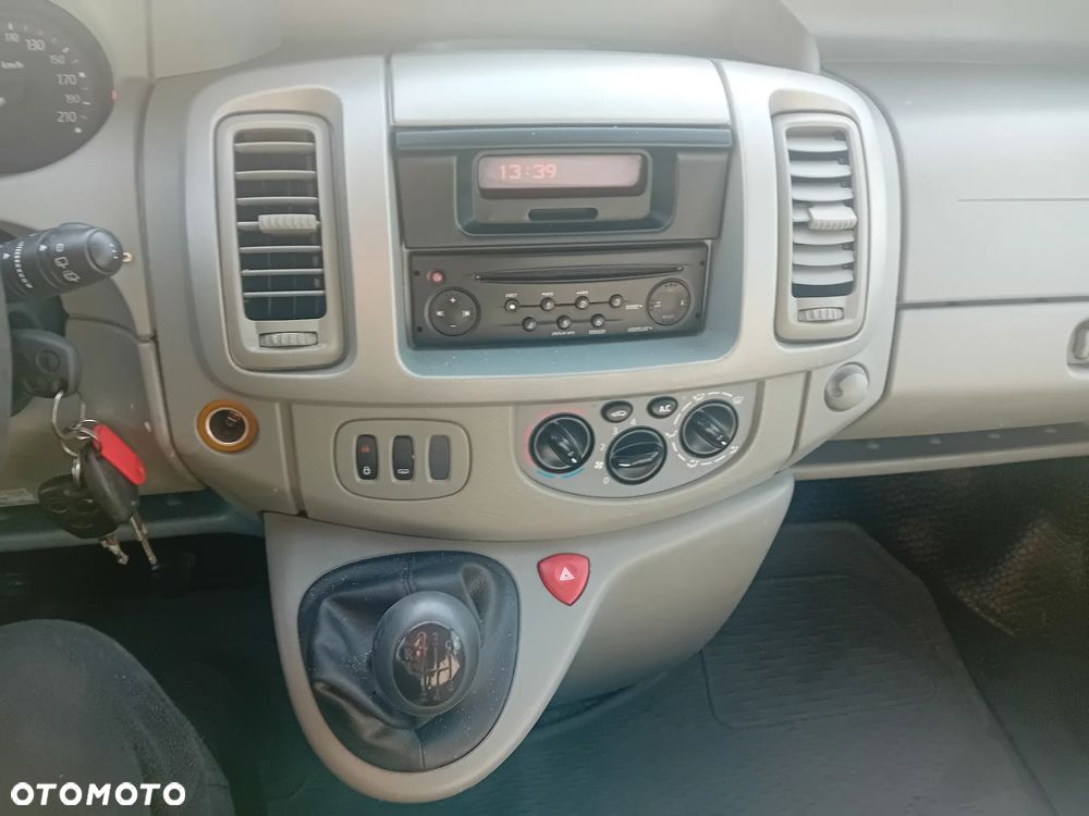 Renault Trafic - 21