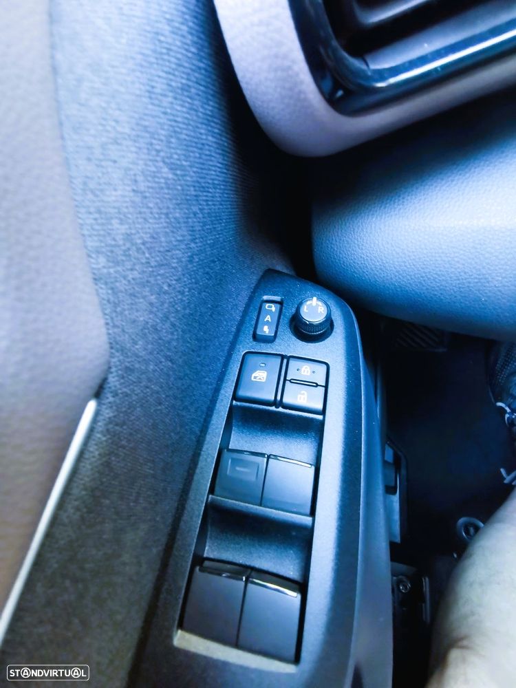 Toyota Yaris Cross 1.5 HDF Luxury - 34
