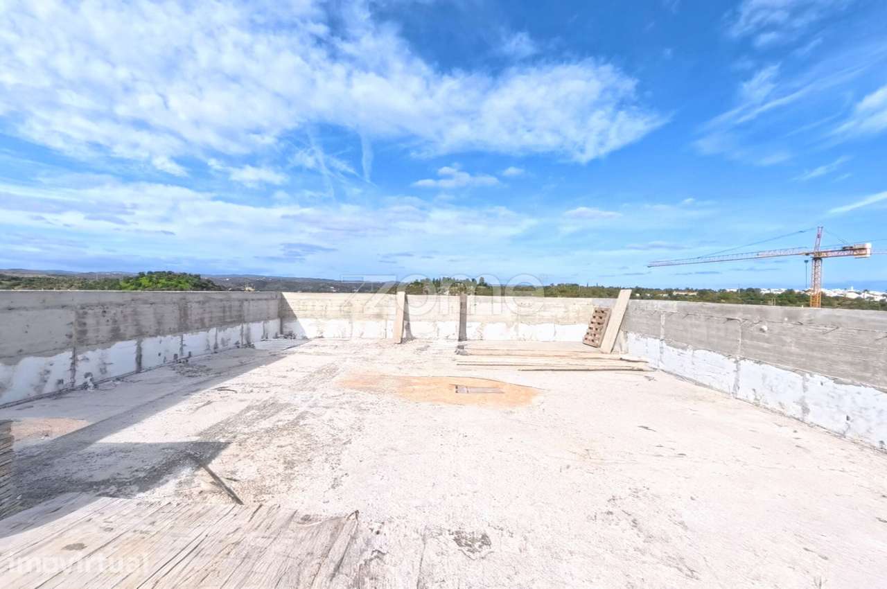 Apartamento T3 em Tavira com piscina e estacionamento privativo - Grande imagem: 2/25