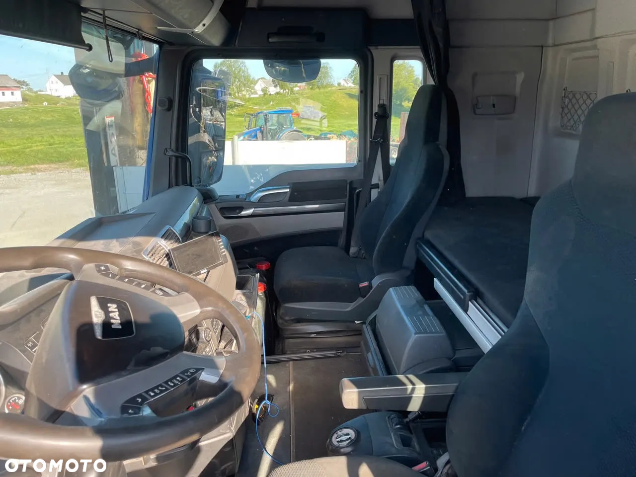 MAN TGX 560 rok 2016 tył resor - 12