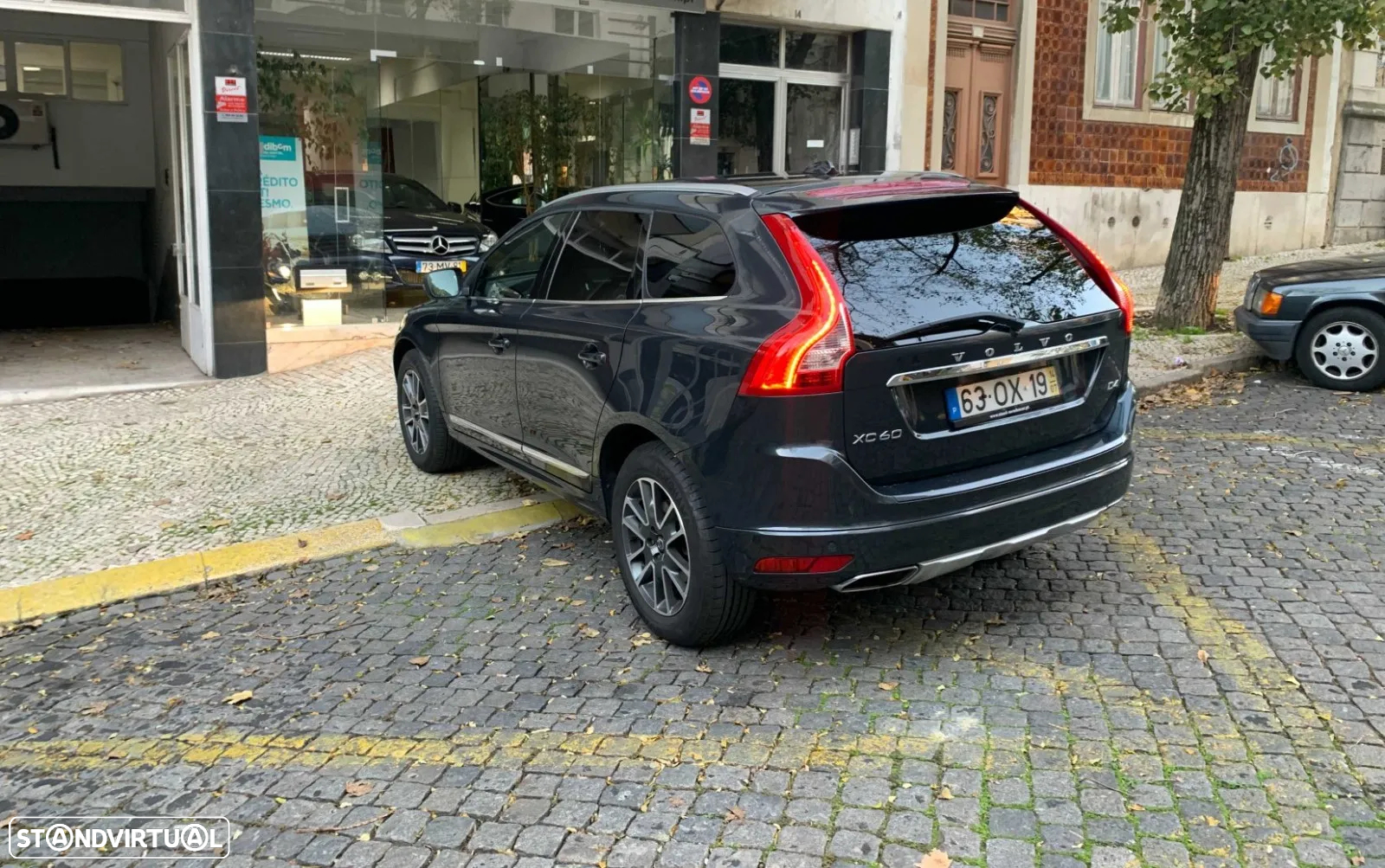 Volvo XC 60 2.0 D4 R-Design Summum Geartronic - 14