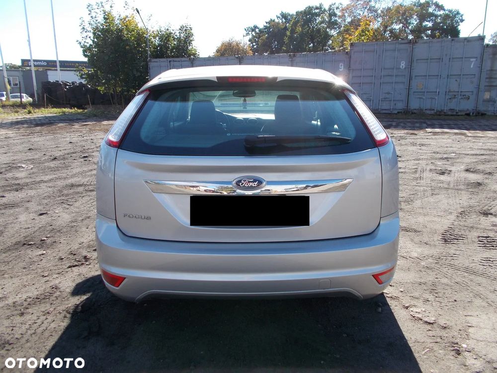 Ford Focus 1.8 Ghia - 8