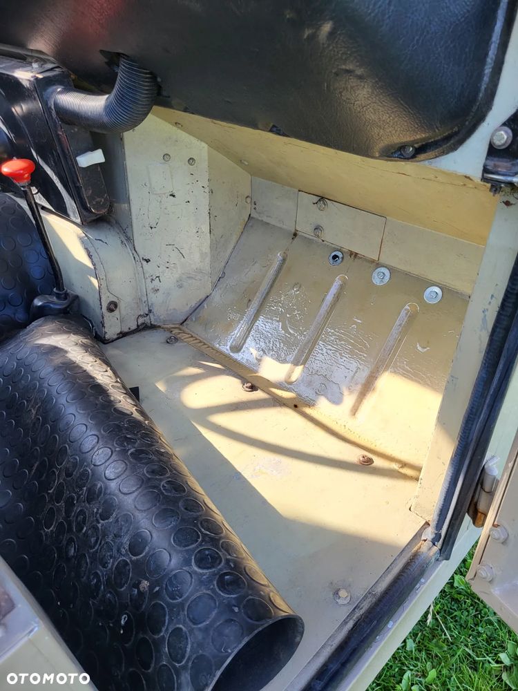 Land Rover Inny - 7