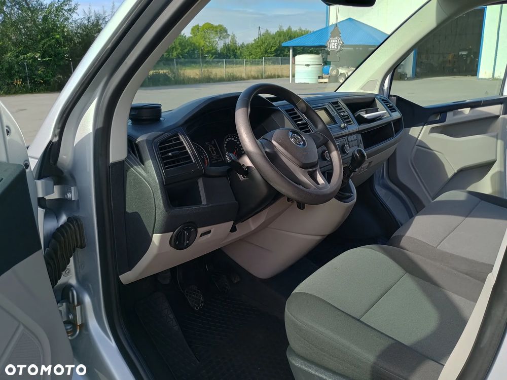 Volkswagen Transporter - 12