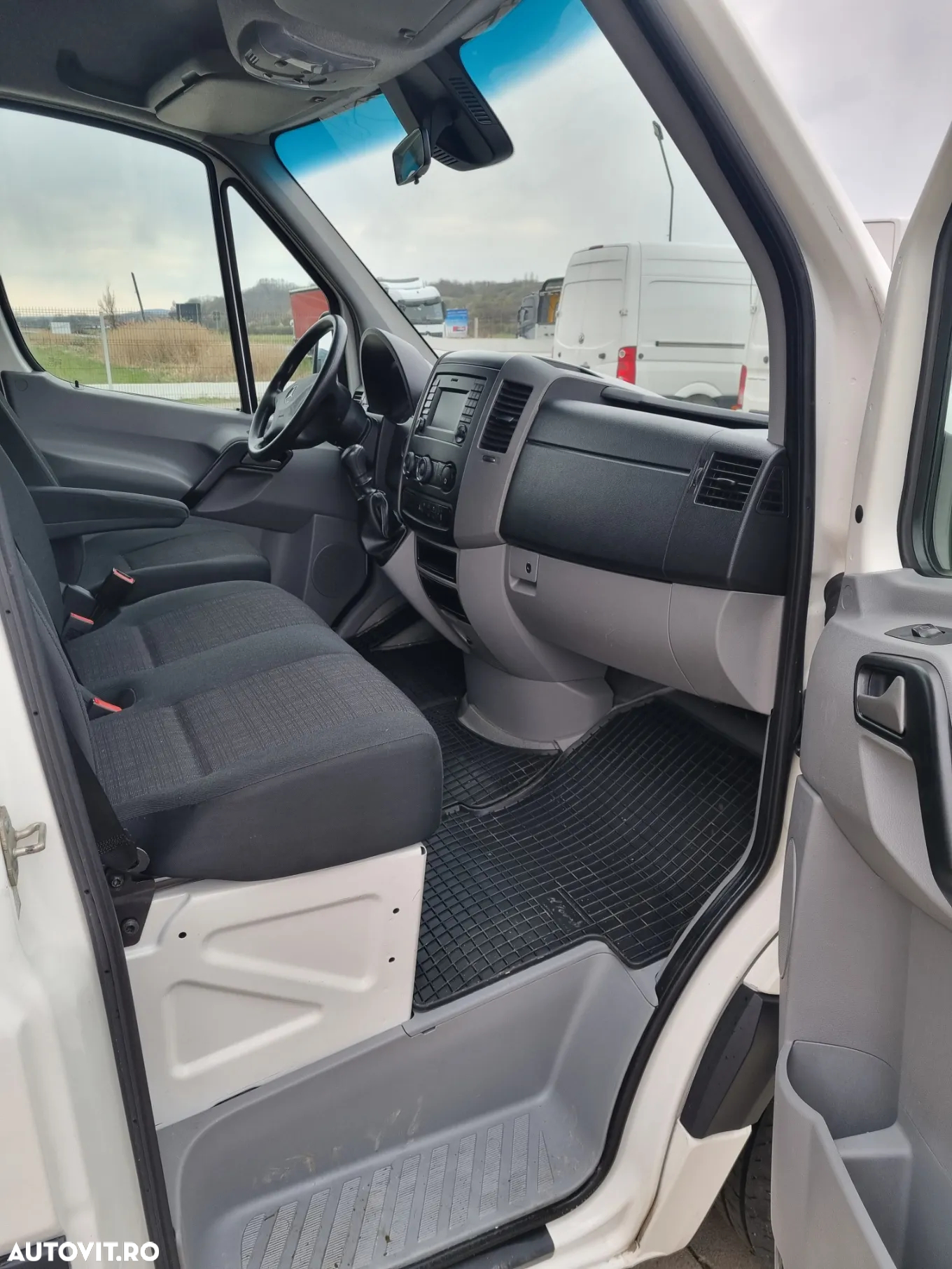 Mercedes-Benz Sprinter 314 CDI An Model 2018 Climă Navigație Mare Xenon Leduri in faruri Line-Asist Scaun pernă aer Cameră video pe marșalier - 8