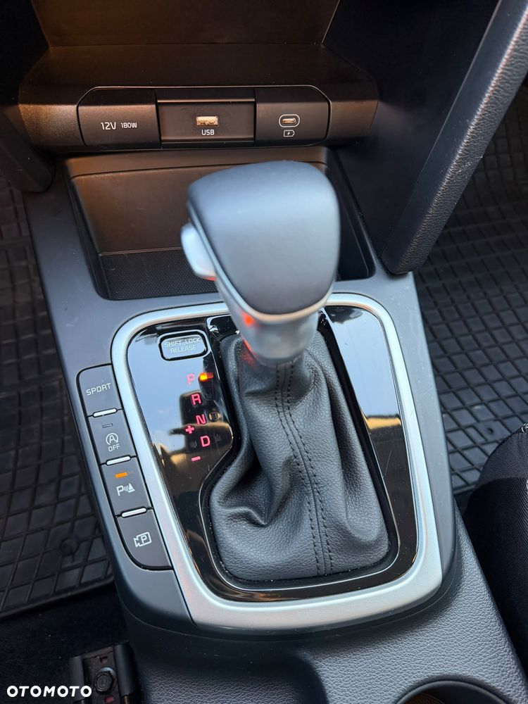 Kia XCeed 1.5 T-GDI Business Line DCT - 23