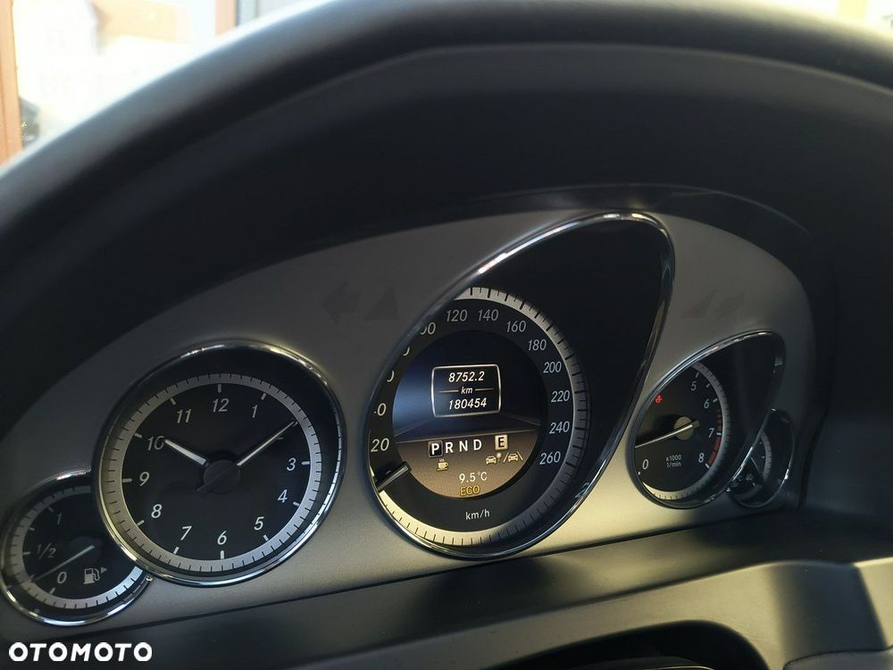 Mercedes-Benz Klasa E 250 BlueEFFICIENCY 7G-TRONIC - 22