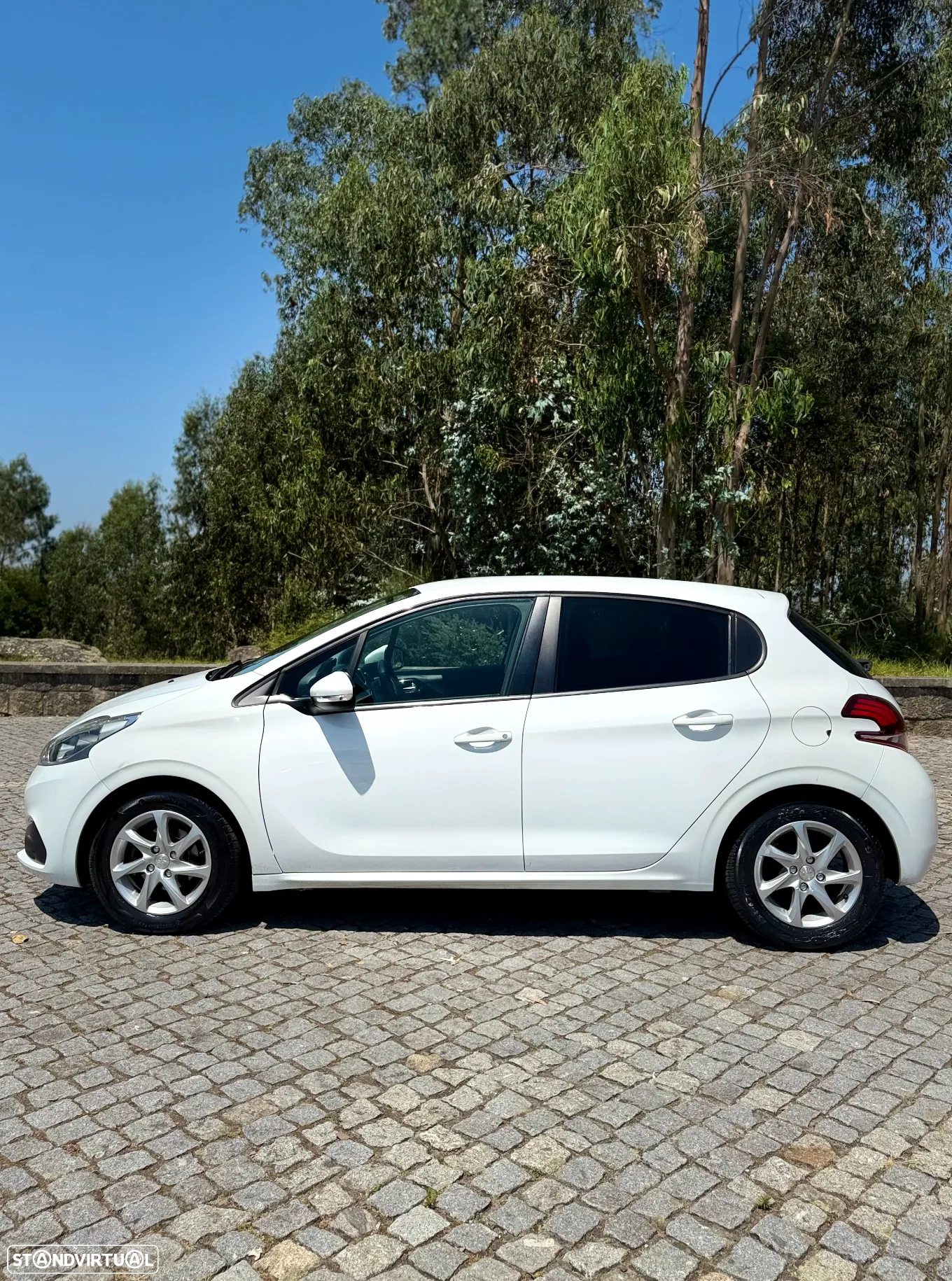 Peugeot 208 1.2 PureTech Allure - 4