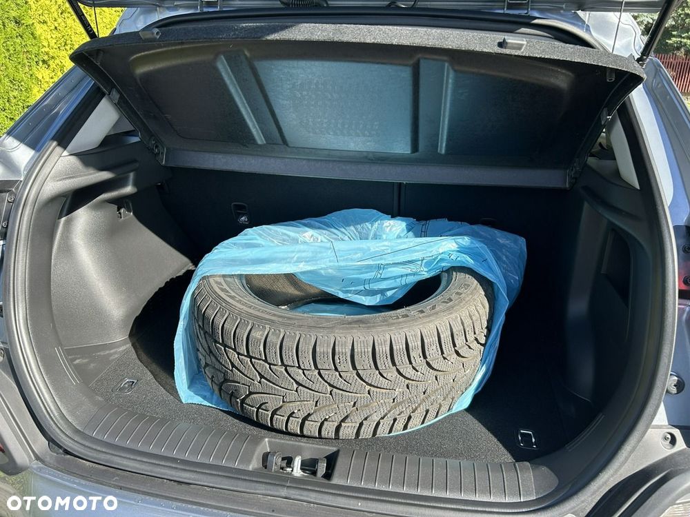 Hyundai Kona - 11