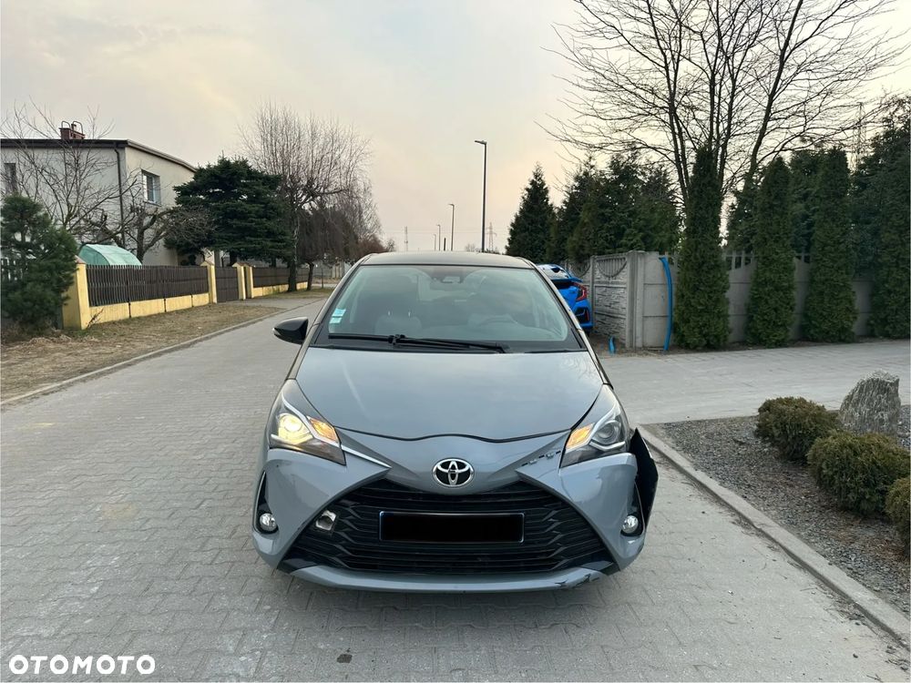 Toyota Yaris 1.5 Premium CVT - 9