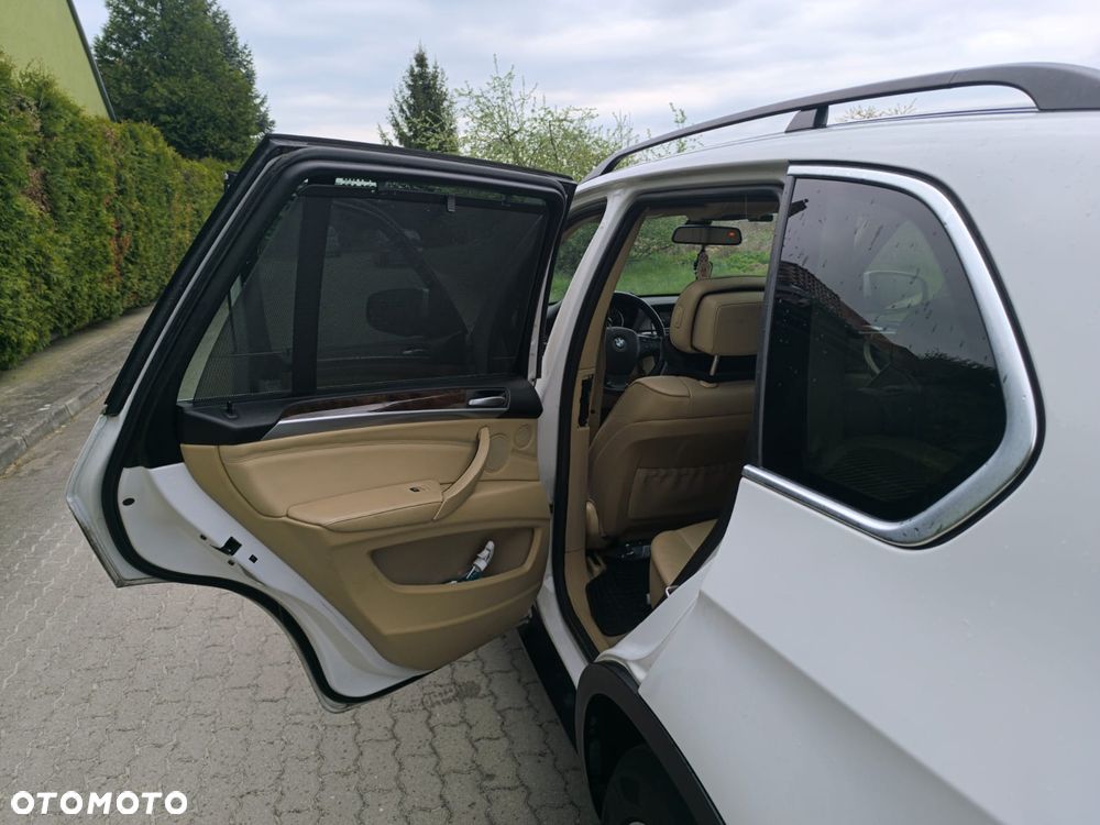 BMW X5 4.8i xDrive - 3