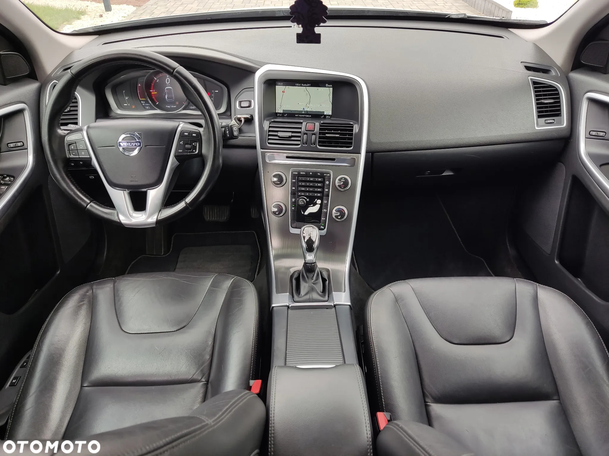 Volvo XC 60 D3 Drive-E Momentum - 19