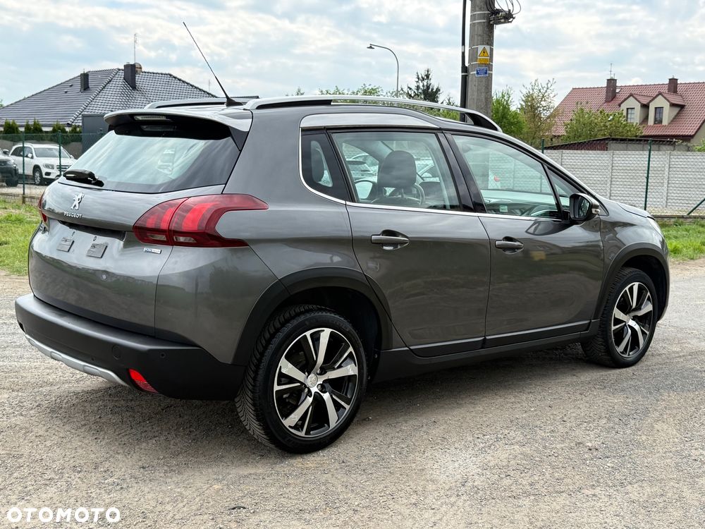 Peugeot 2008 1.2 Pure Tech Allure S&S - 4