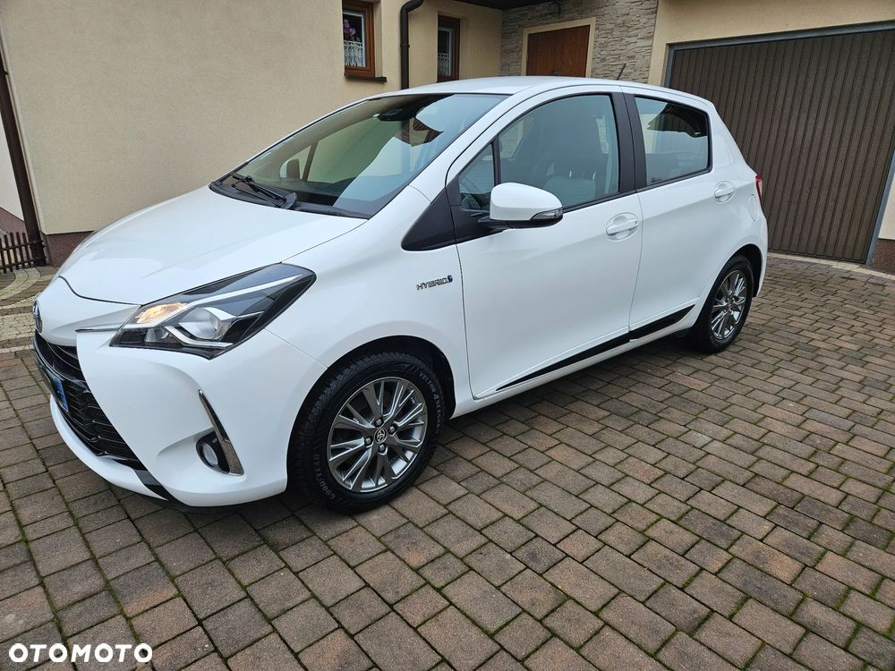 Toyota Yaris Hybrid 100 Selection - 3