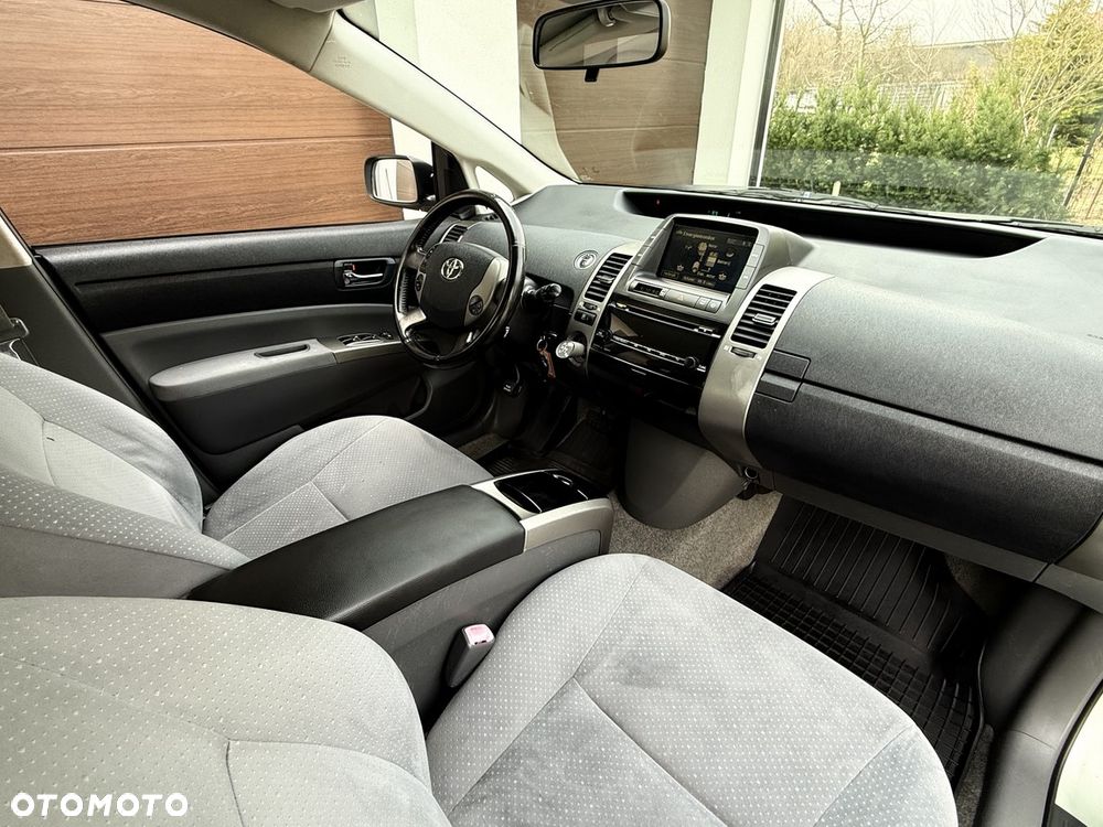 Toyota Prius 1.5 VVT-i Sol - 26