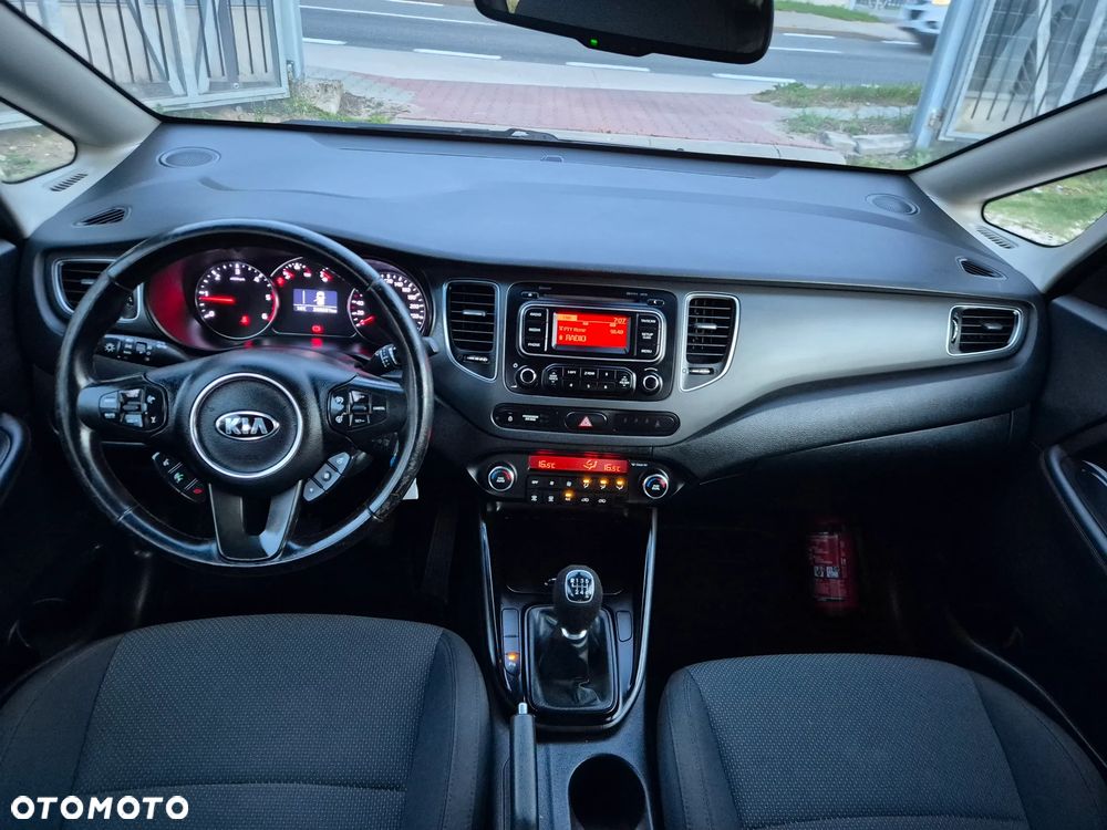 Kia Carens - 6