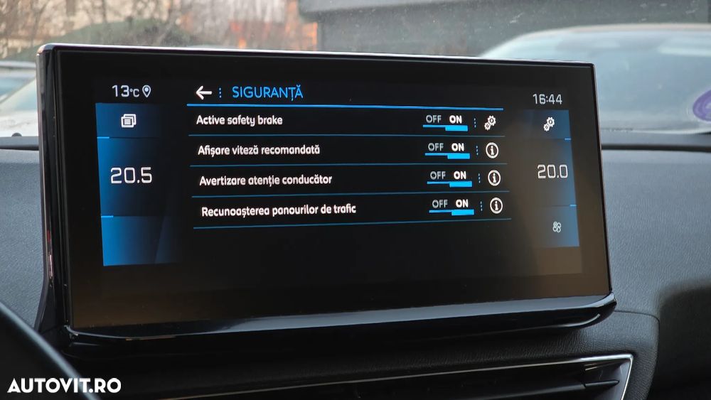 Peugeot 3008 PureTech 130 Stop & Start GPF EAT8 Allure Pack - 32