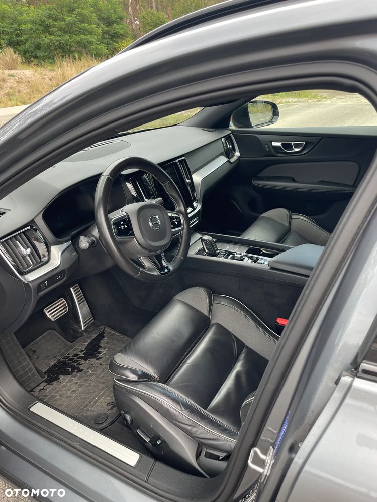 Volvo V60 B4 B R-Design - 9