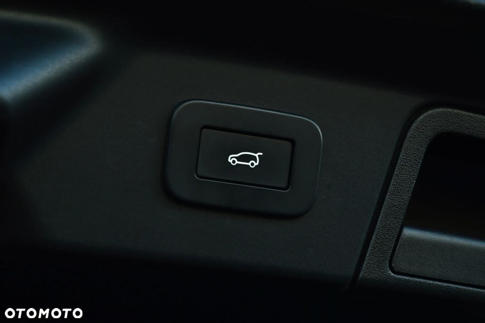 Land Rover Range Rover Velar 2.0 P250 SE - 32