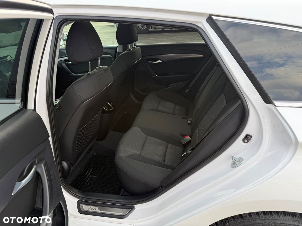 Hyundai i40 Kombi 1.7 CRDi Premium - 17