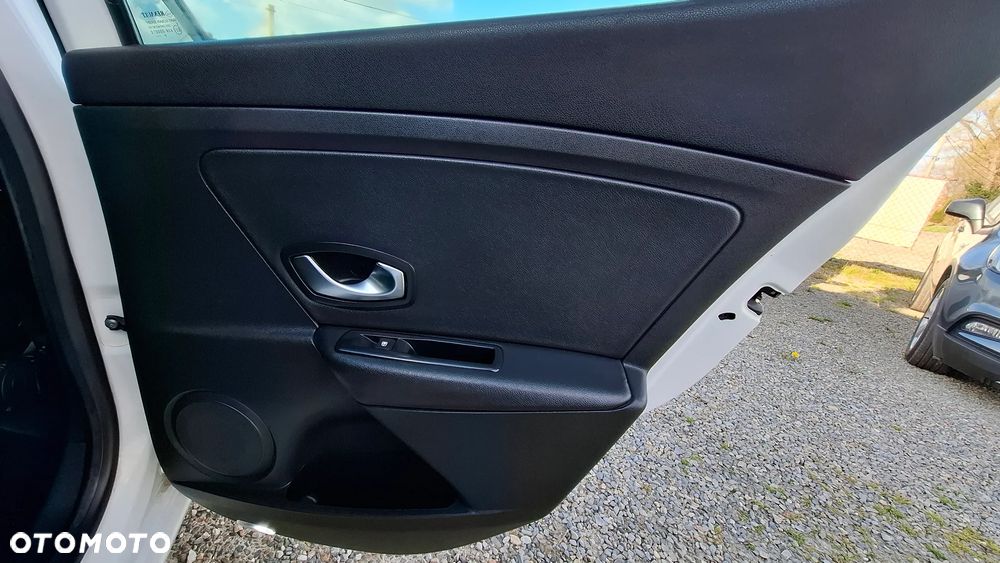 Renault Megane TCe 130 Night and Day - 27