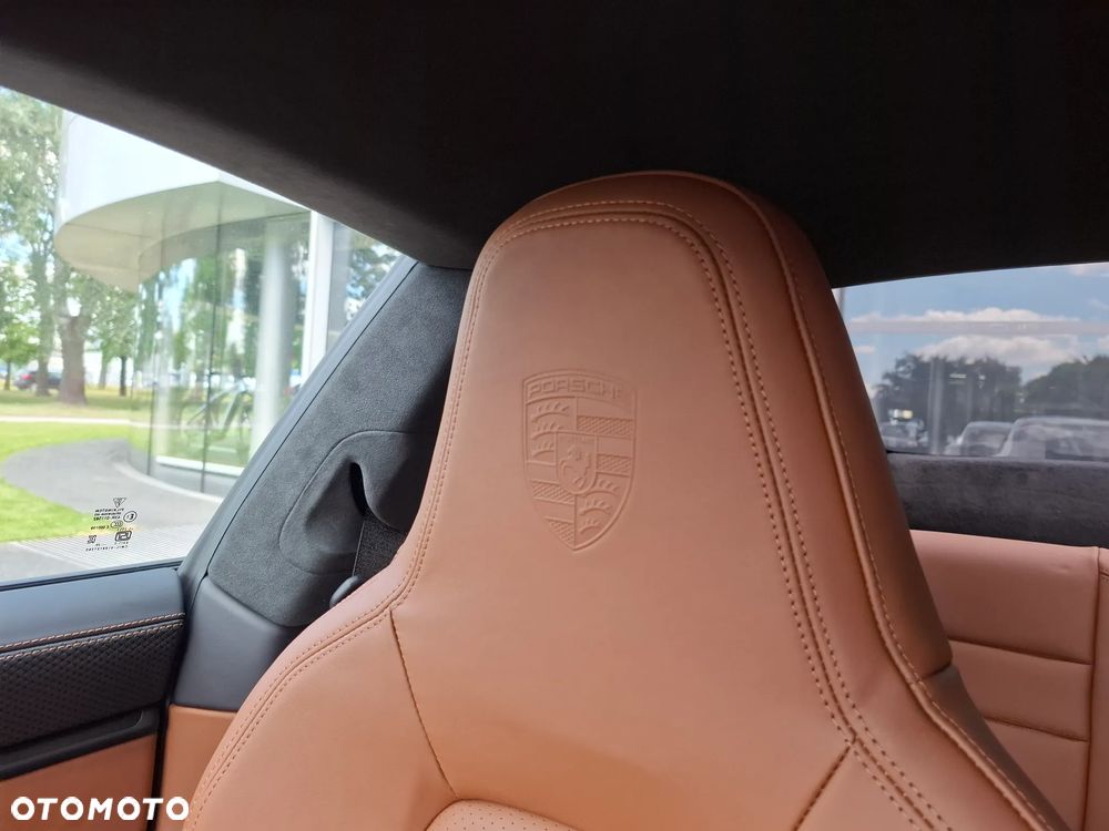 Porsche 911 GT3 Touring PDK - 23